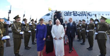 Папа Франциск прибыл в Эстонскую Республику (+ ФОТО)