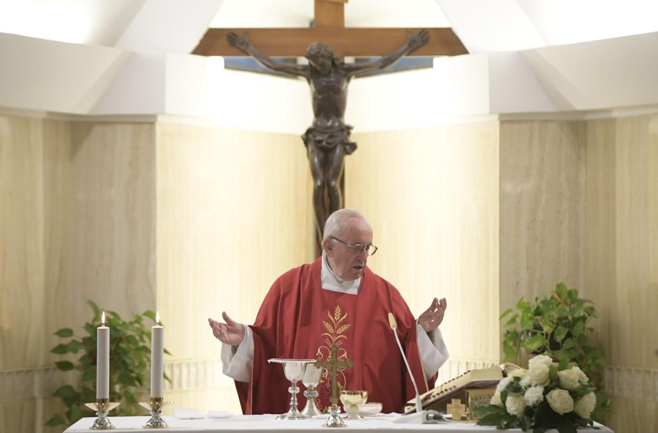 Папа на Мессе в ватиканской часовне: дьявол пользуется лицемерами, Христос учит подлинной любви