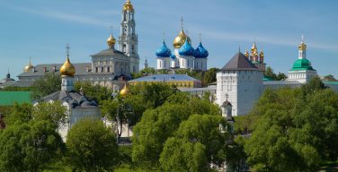 РПЦ предложила снести центр Сергиева Посада и построить «православный Ватикан» — СМИ