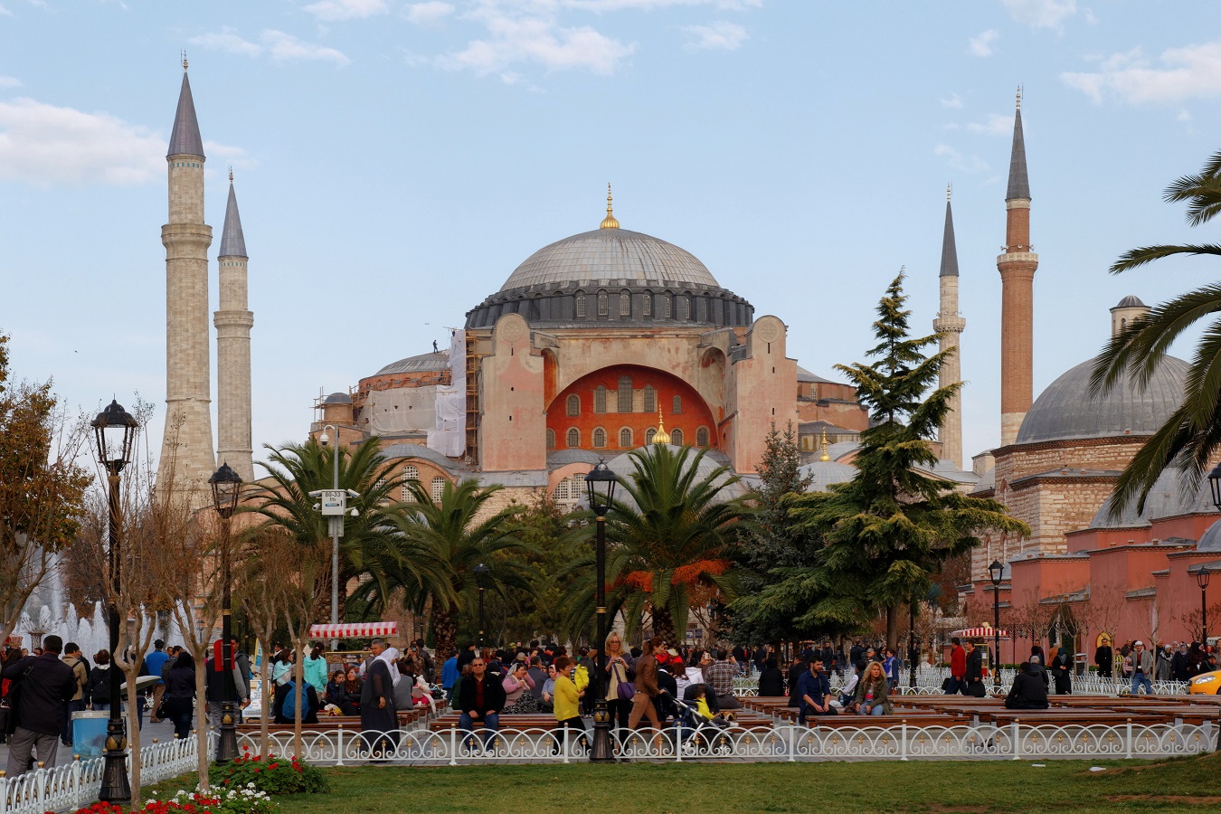 В Турции суд отклонил просьбу о придании музею Айя София статуса мечети