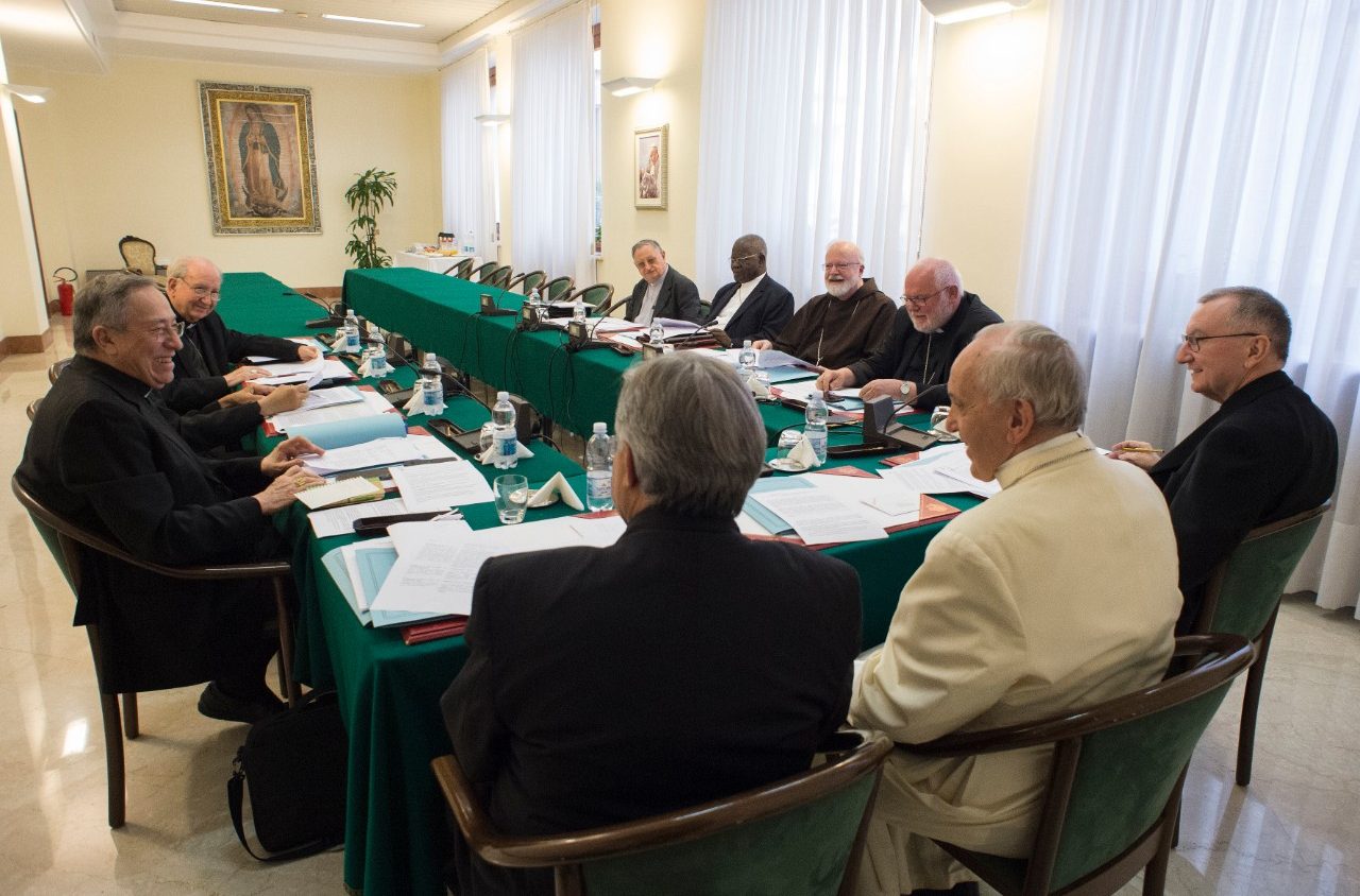Совет кардиналов выразил полную солидарность с Папой Франциском