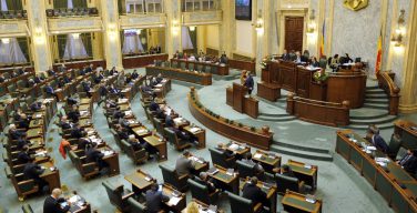 В Румынии парламент сделает невозможным заключение однополых браков