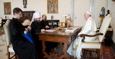 В Ватикане прошла встреча Папы Римского и митрополита Илариона