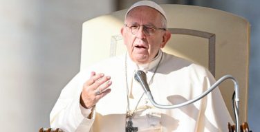 На общей аудиенции Папа Франциск размышлял о 6-й заповеди, сделав акцент на верности