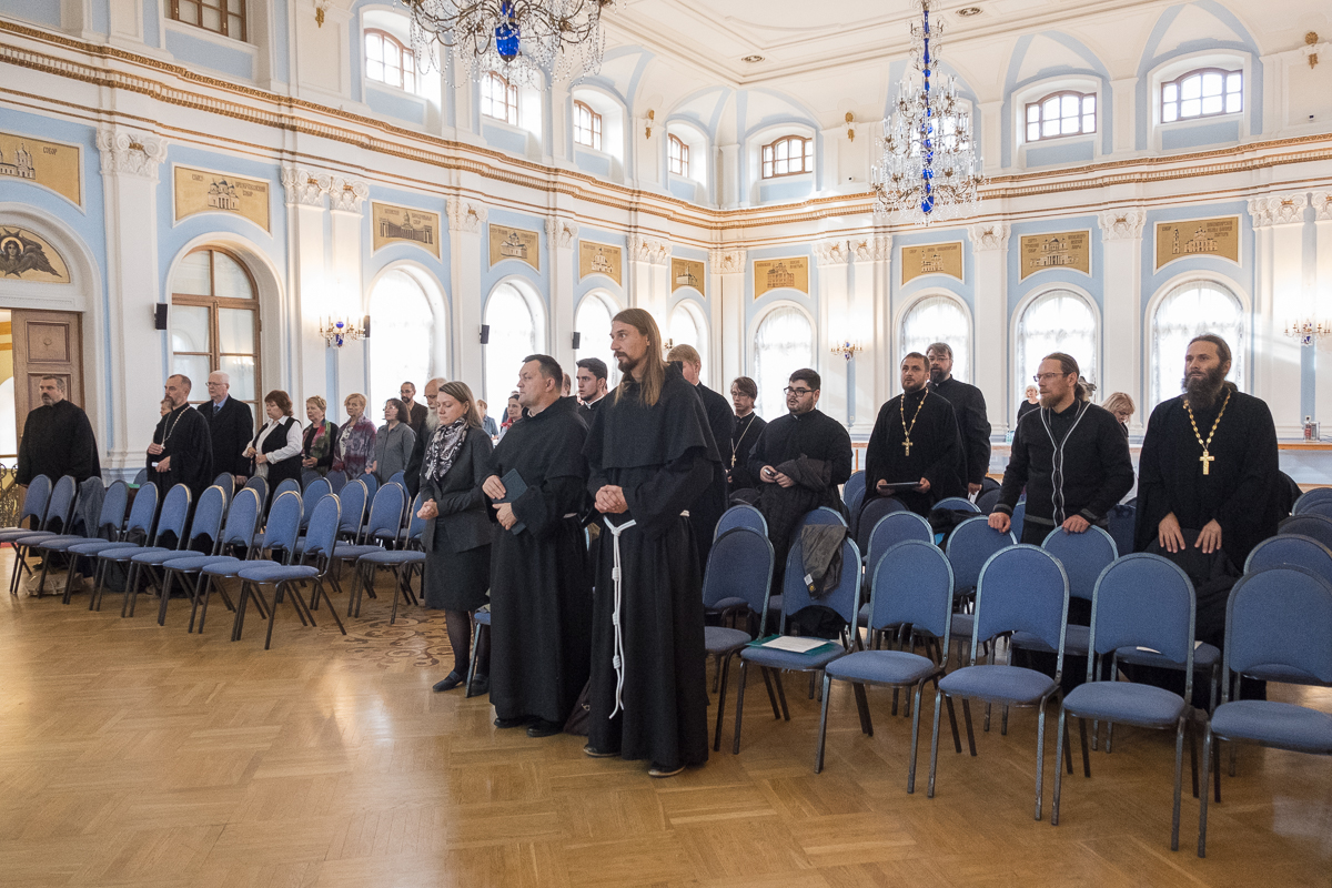 Православные и католики провели конференцию, посвященную богословскому осмыслению проблем зависимости