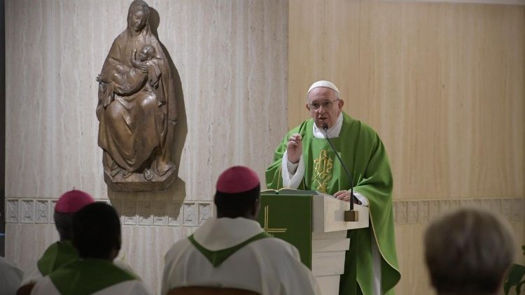 Папа Франциск на Мессе в Доме Св. Марфы размышлял о двух столпах христианской жизни: созерцании и служении