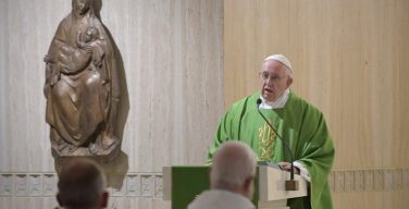 На Мессе в Доме Св. Марфы Папа Франциск призвал остерегаться христиан, имеющих вид напускной суровости