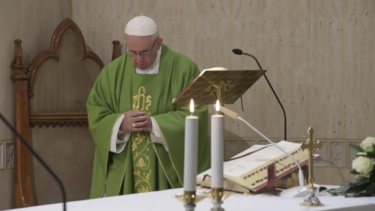 Папа на Мессе в Доме Св. Марфы: признать себя грешником — это первый шаг к сближению со Христом