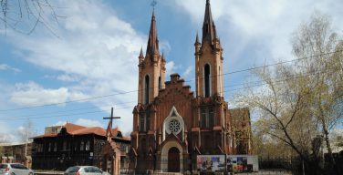 Суд отказался передать историческое здание костела в Красноярске католической общине