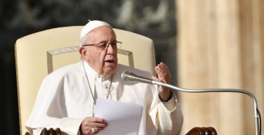 На общей аудиенции 14 ноября Папа Франциск объяснил смысл заповеди «Не лжесвидетельствуй»