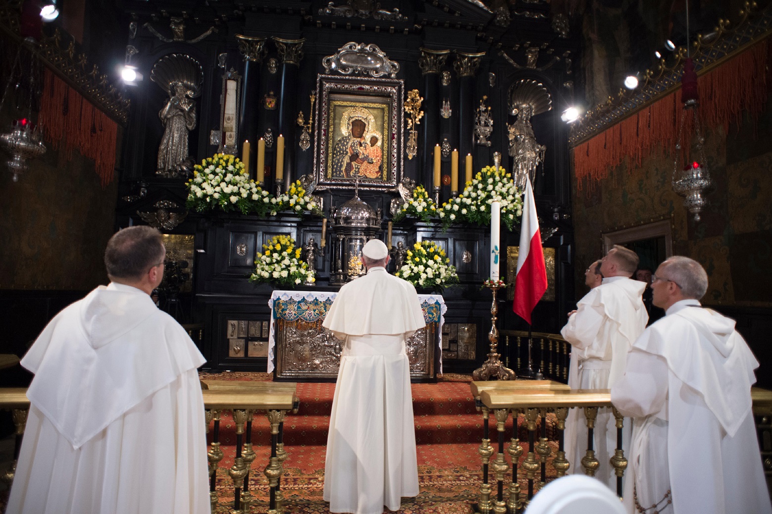 Папа поздравил поляков со столетием независимости