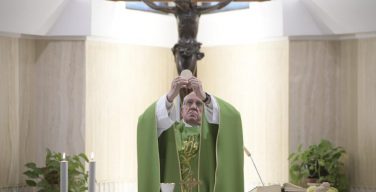 Папа Франциск на Мессе в Доме Св. Марфы: нельзя отвечать на призыв Иисуса отговорками