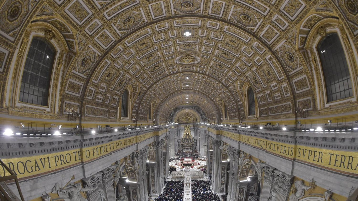 Новое светодиодное освещение для базилики Святого Петра