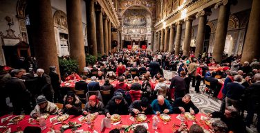 Община святого Эгидия приготовила рождественские обеды для 240 000 нуждающихся в 77 странах мира