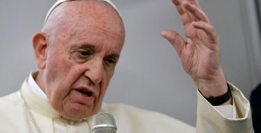 Папа Римский заявил, что опасается кровопролития и поддерживает весь народ Венесуэлы