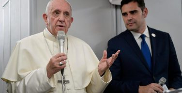 Папа: сексуальное воспитание должно быть свободно от идеологий