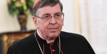 Кардинал Кох призвал объединить усилия для помощи гонимым христианам
