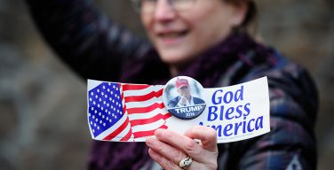 Fox News провел опрос о том, благословил ли Бог Дональда Трампа на победу на выборах