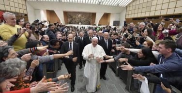 На общей аудиенции в среду 20 февраля Папа Франциск продолжил разбор молитвы «Отче наш»