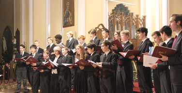 Английский хор Byron Consort спел в католическом соборе Москвы