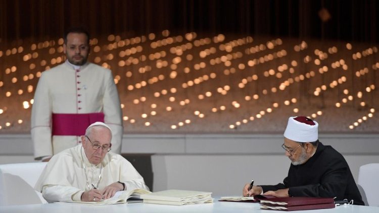 Папа Франциск и Великий Имам подписали совместную Декларацию о мире