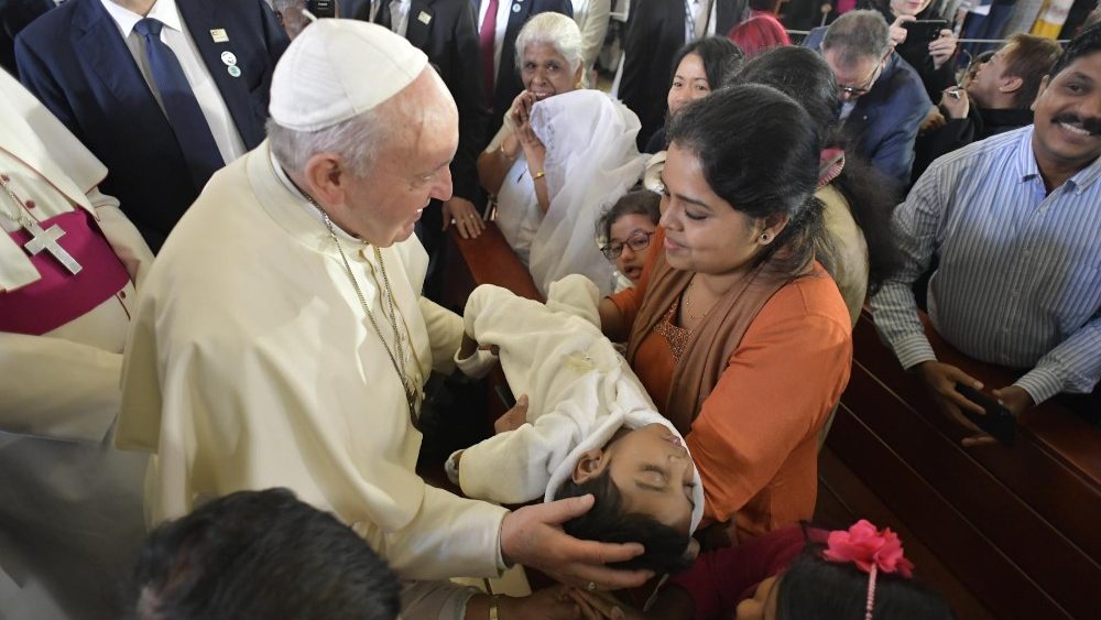 Папа Франциск посетил Кафедральный собор в Абу-Даби