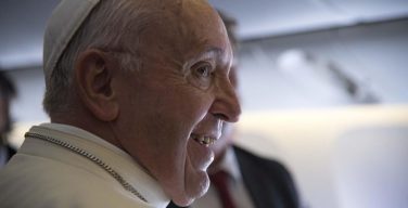 Папа Франциск ответил на вопросы журналистов касательно его визита в ОАЭ