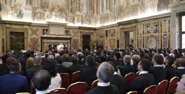 Папа: нравственное богословие должно вслушиваться в конкретную жизнь
