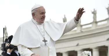 На общей аудиенции 27 марта Папа Франциск прокомментировал прошение о хлебе насущном