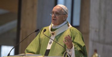 В воскресенье 3 марта Папа Франциск посетил очередной приход в римском пригороде