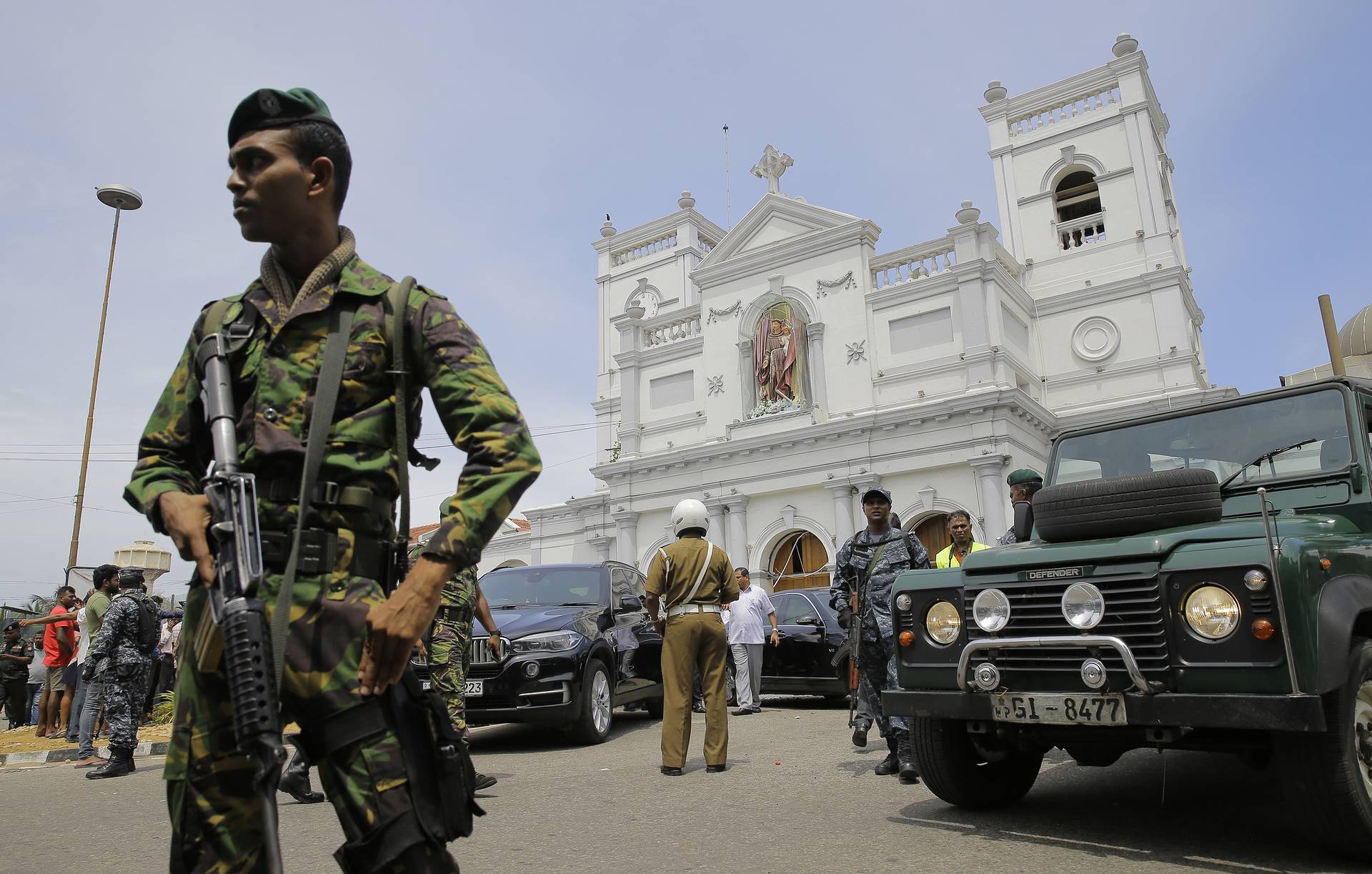 Взрывы на Шри-Ланке во время праздника Пасхи: число жертв достигло 185 человек