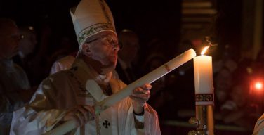 Папа Франциск возглавил Мессу Навечерия Пасхи в Святую Ночь в соборе Святого Петра