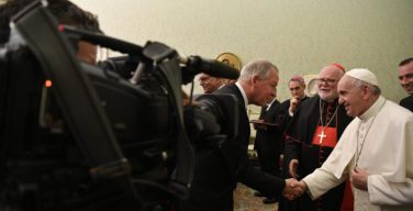 Папа Франциск призвал журналистов давать новости, несущие надежду