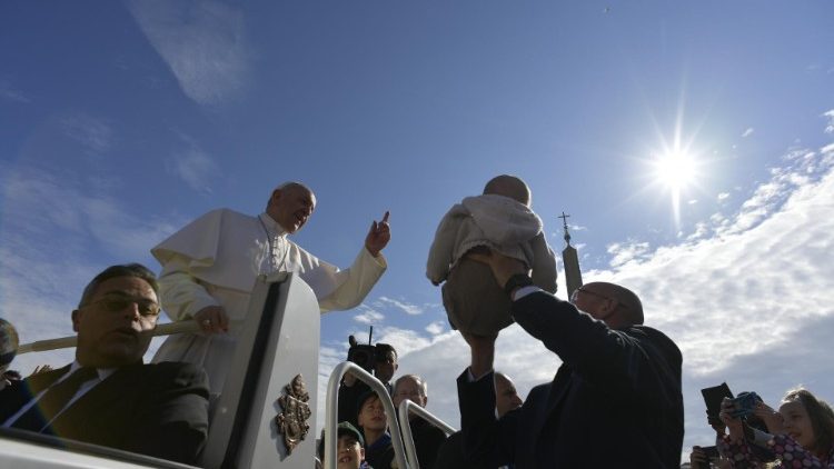 Продолжая цикл катехез о молитве «Отче наш», Папа Франциск указал, что Бог не является «автором зла»