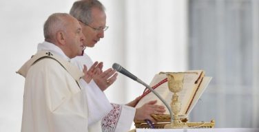 Обнародована программа Папских богослужений на ближайшие два месяца