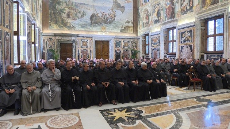 Папа Франциск принял на аудиенции францисканцев-конвентуалов