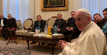 Папа Франциск встретился с румынскими иезуитами