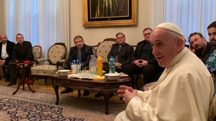 Папа Франциск встретился с румынскими иезуитами