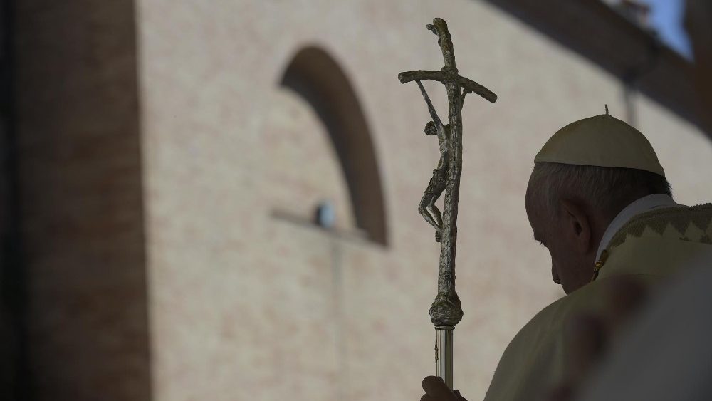 В торжество Пресвятой Троицы Папа Франциск посетил пострадавший от землетрясений регион Италии