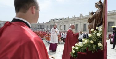 Последняя в этом году молитва «Царица Небесная»: Папа Франциск о новом блаженном, который может объединить поляков и литовцев