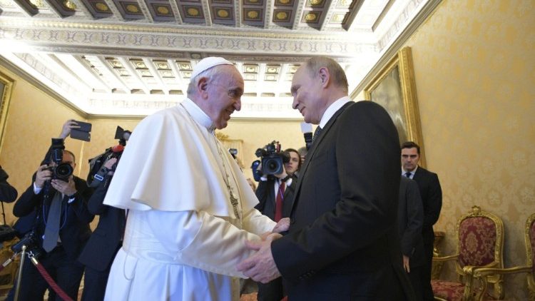 Папа Франциск встретился с президентом Российской Федерации Владимиром Путиным