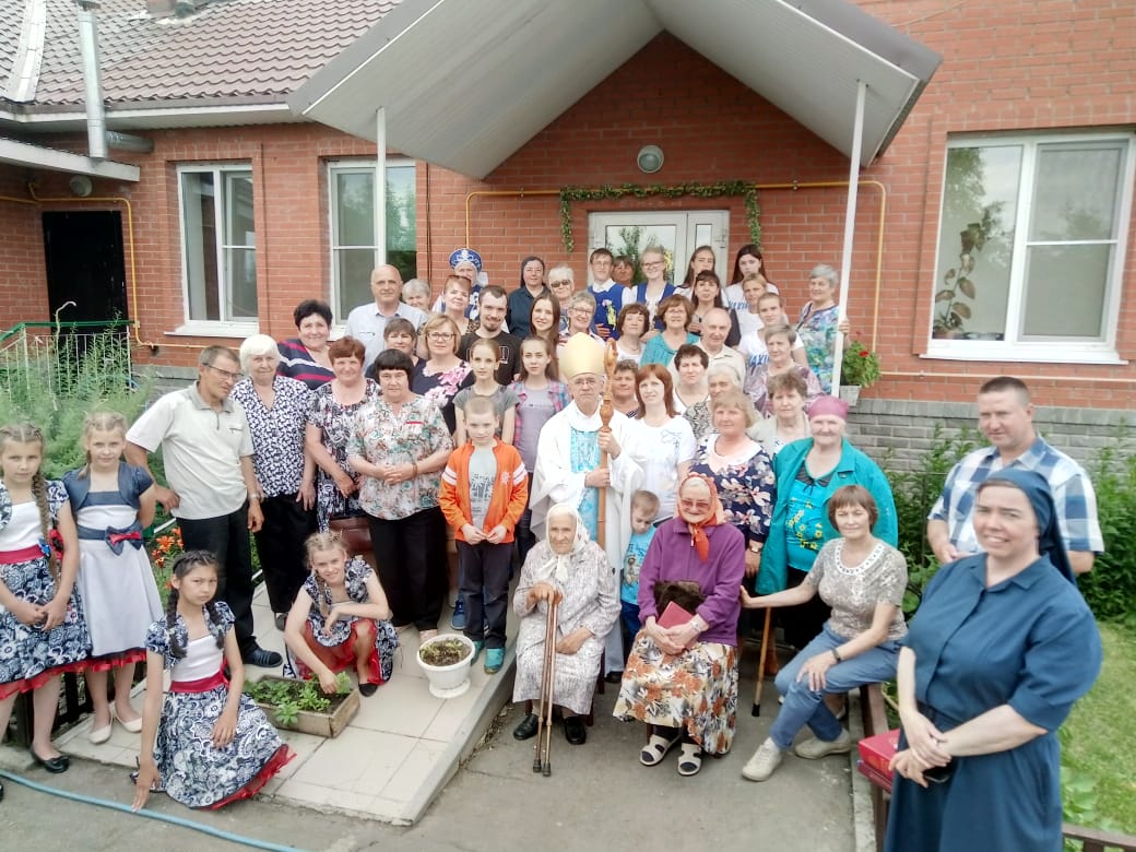Епархиальный Дом пожилых людей в Сереброполье отметил свой седьмой день рождения!