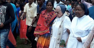 Власти Индии изгнали из страны 86-летнюю католическую монахиню, которая полстолетия работала с бедными