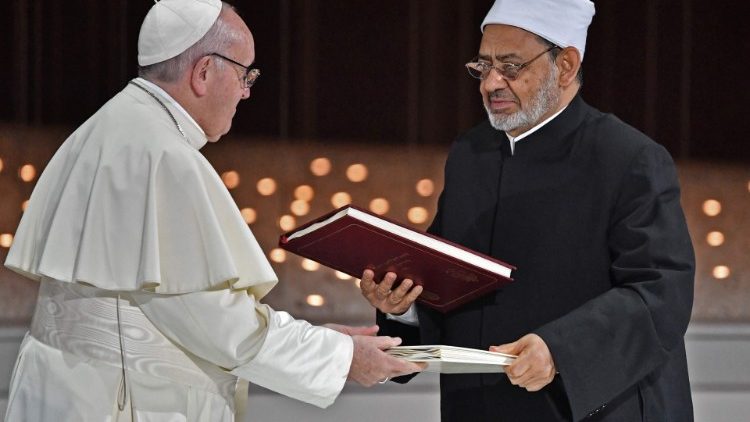 Папа Франциск одобрил учреждение Комитета по воплощению в жизнь мусульмано-католической декларации