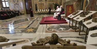 Папа Франциск высказался о современных методах евангелизации