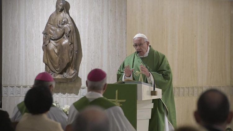 На Мессе в Доме Святой Марфы Папа Франциск размышлял о Божием сочувствии