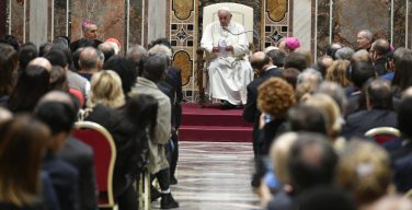 Папа Франциск обратился к работникам церковных медиа