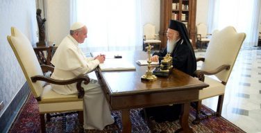 Папа Франциск встретился с Патриархом Константинопольским