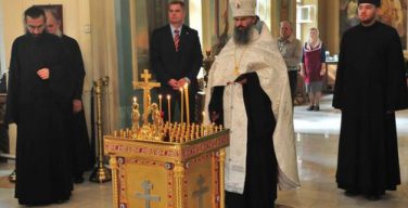 На московском Подворье Православной Церкви в Америке прошло заупокойное богослужение по жертвам терроризма
