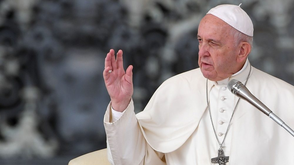 На общей аудиенции 6 ноября Папа Франциск призвал наводить мосты диалога с неверующими и инаковерующими